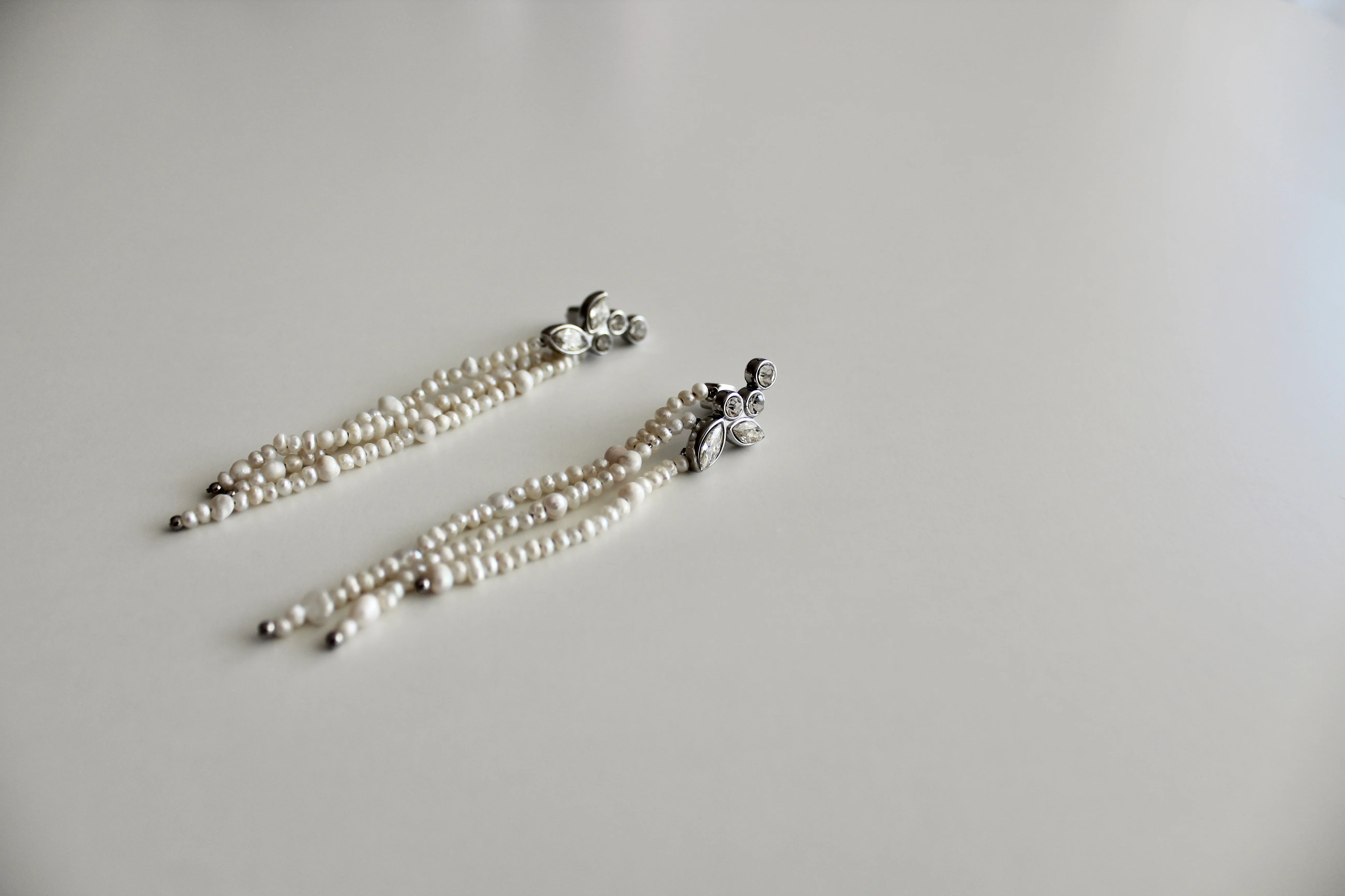 Adorn Earrings Pearl Tassel Silver - Image 8