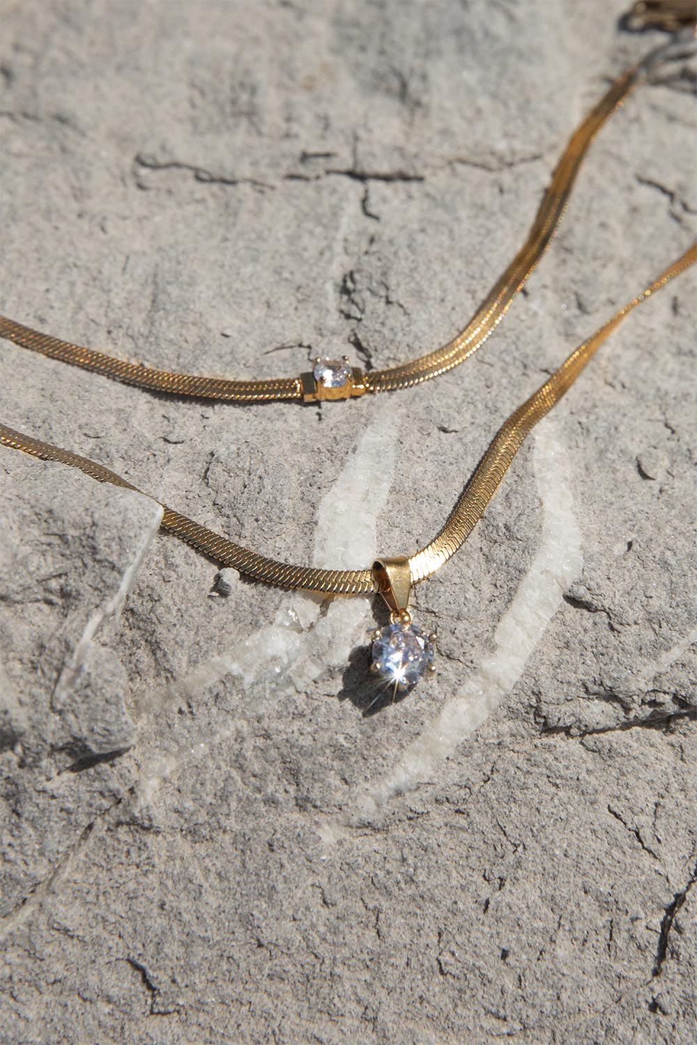 Brilliant Sleek Pendant Necklace 18K Gold Plated - Image 4